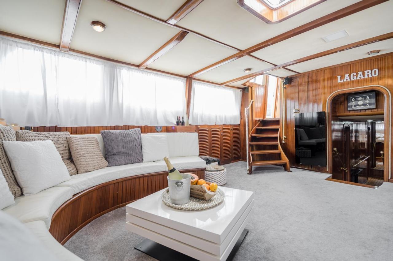 Spacious Yacht Hotel Barcelona City Center 5 Cabins Bagian luar foto